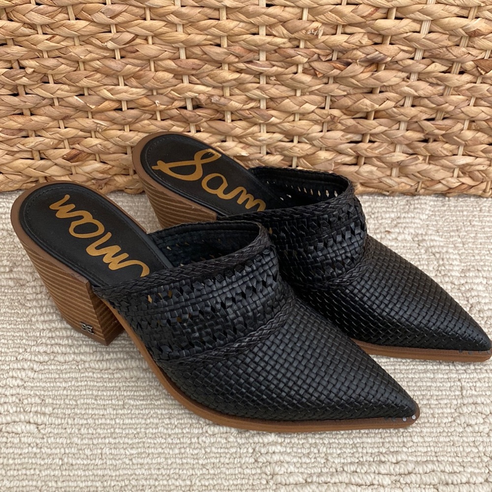 Never been worn size 7.5 Sam Edelman.